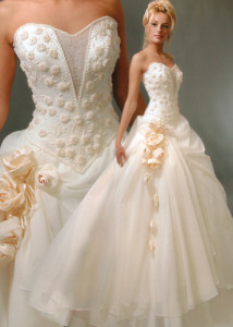 white-corset-pretty-wedding-dresses