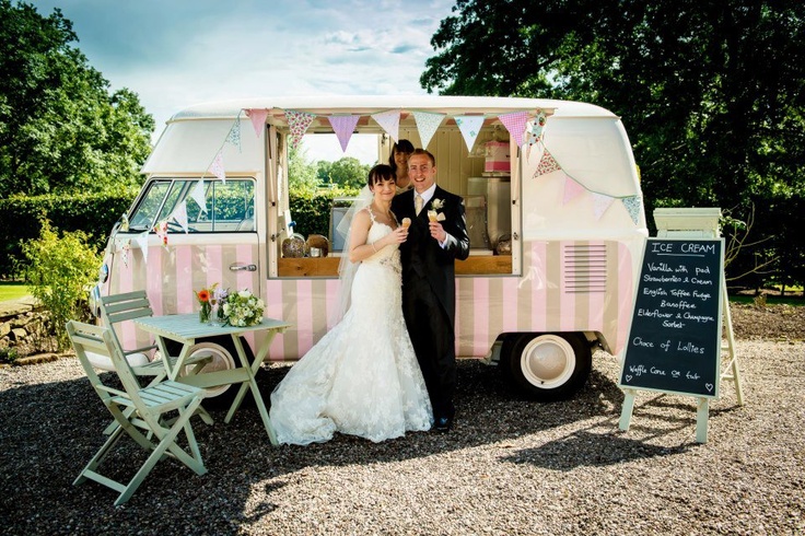 wedding-ice-cream-truck-love-the-pink-stripes